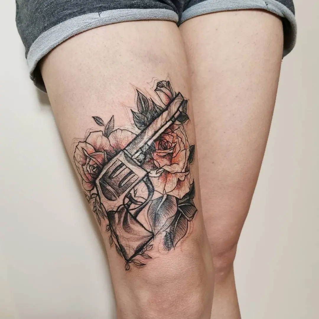 Galerías de Tatuajes Increíbles 14 ☀️ 𝔇𝔦𝔞𝔫𝔞 𝔖𝔞𝔯𝔞 🌙 2021.01.24 1 of 3 Wyrewolwerowany rewolwerowiec 🌺 . W Augustowie mam najgorsze swiatlo do fotogra
