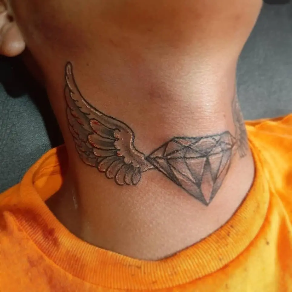 Galerías de Tatuajes Increíbles 12 Billy Cooprider Bill 2021.03.03 What a trooper right on the throat 😬 DiamondTattoo ThroatTattoo TattoosB