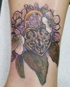 49 Tatuajes de Flor de Manzano 5 tatuaje flor de manzano