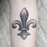 flor de lis tatuaje