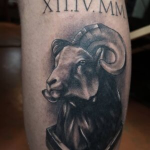 60 Tatuajes de Números Romanos 5 tattoo numeros romanos