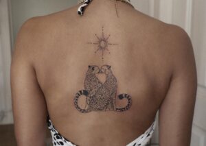 90 Tatuajes en la Espalda Para Hombres y Mujeres 9 tatuaje en la espalda