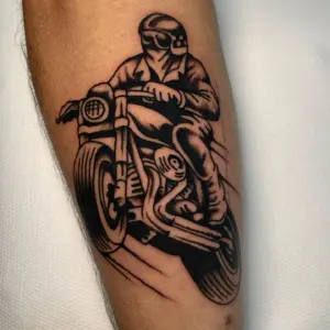 Tatuajes de motocicletas: Arte y velocidad bajo la piel 139 tatuajes de motos