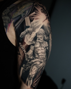 Tatuajes de Dioses: Galería de Arte Corporal Inspirado en lo Sagrado 2 tatuajes de dioses