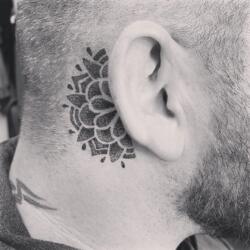 90 Tatuajes en la Oreja Alucinantes 20 16018317