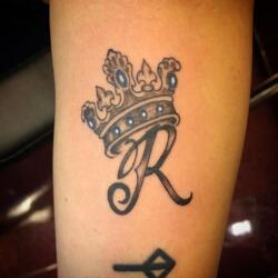 90 Tatuajes Con Iniciales de Varias Tipografías 15 391797104