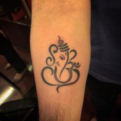 90 Tatuajes Con Iniciales de Varias Tipografías 17 80619846