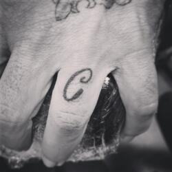 90 Tatuajes Con Iniciales de Varias Tipografías 28 1918343